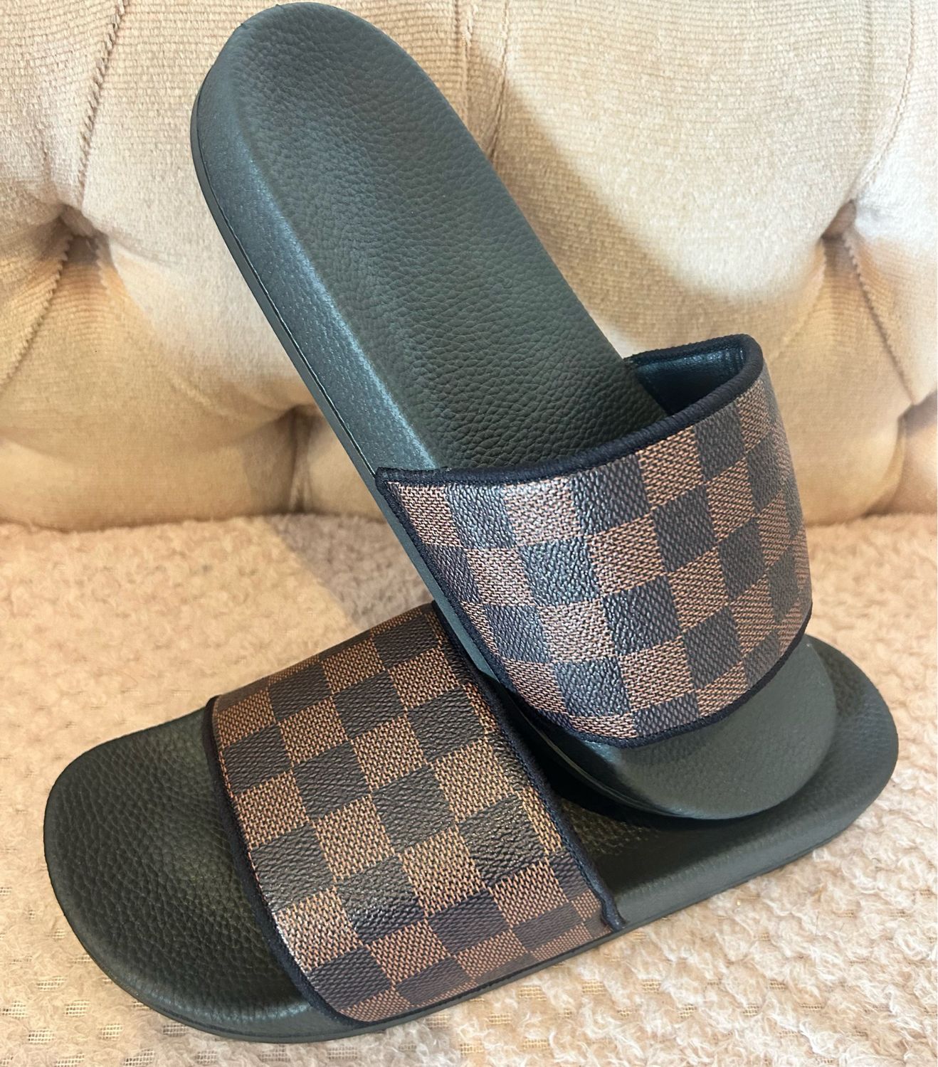 Checked Sliders Size Uk6