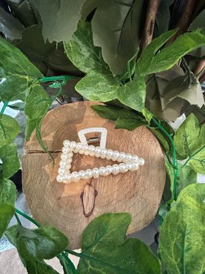 Pearl Hair Claw Clip (triangle Design)
