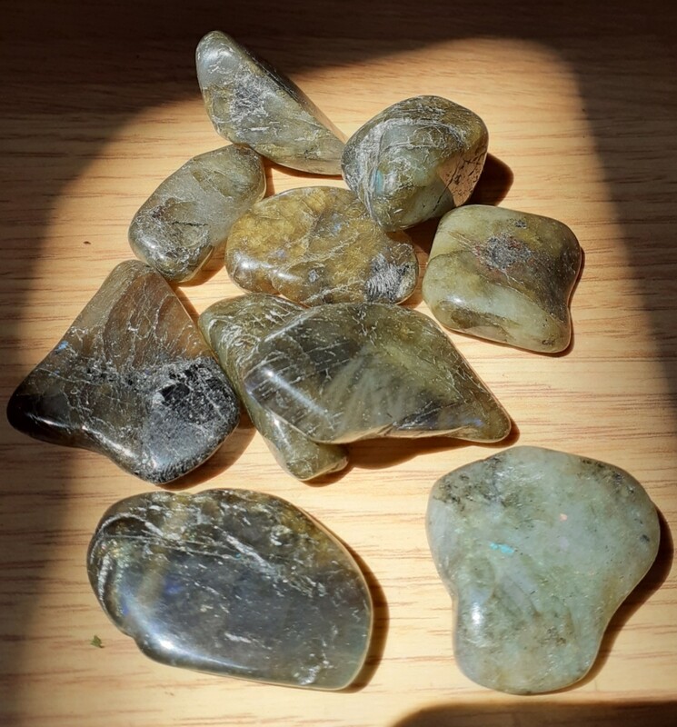Pierres roulées Labradorite, Madagascar 