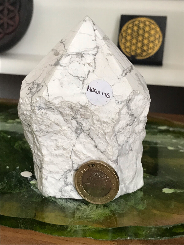 Howlite Point