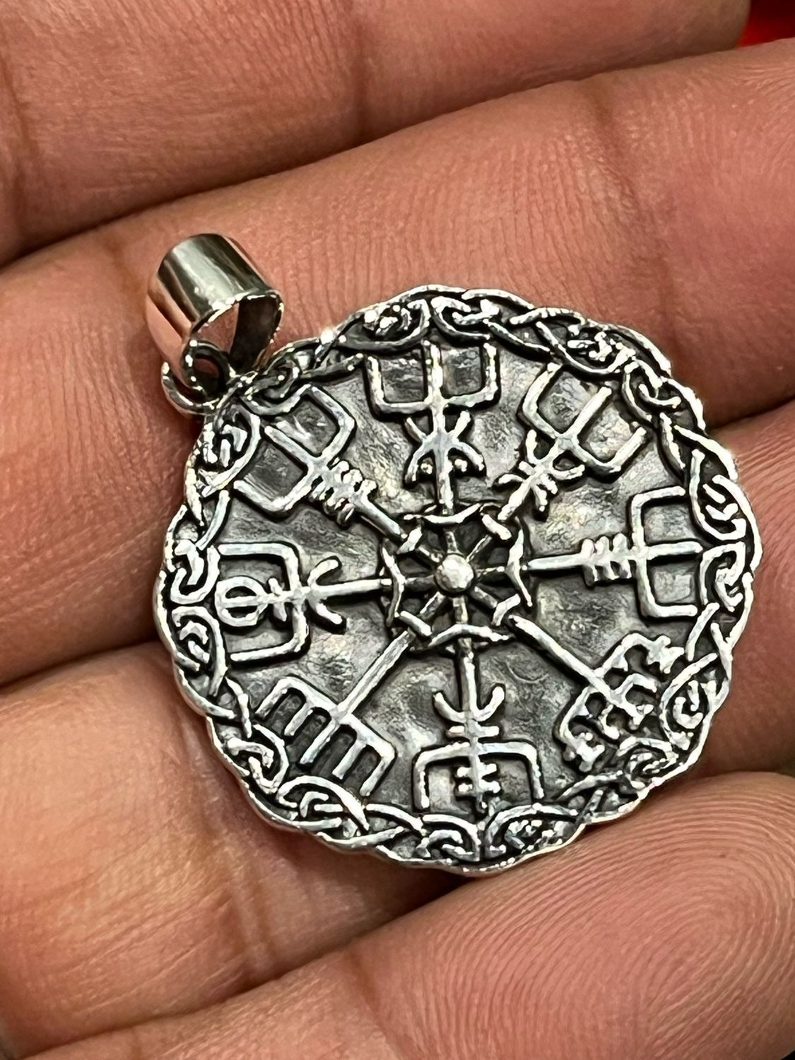 Vegvisir Pendant