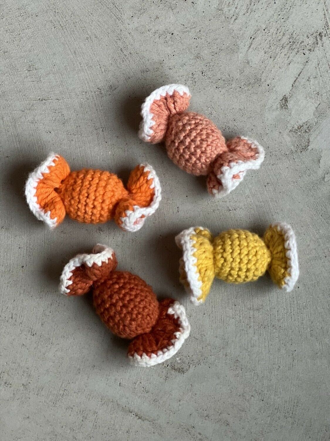 Gehäkelte Kinderkaufladen-Bonbons – handgemacht | KAUFLADEN-STUDIO | 100% Baumwolle (Öko-Tex) Gehäkelte Kinderkaufladen-Bonbons – handgemacht | KAUFLADEN-STUDIO | 100% Baumwolle (Öko-Tex)