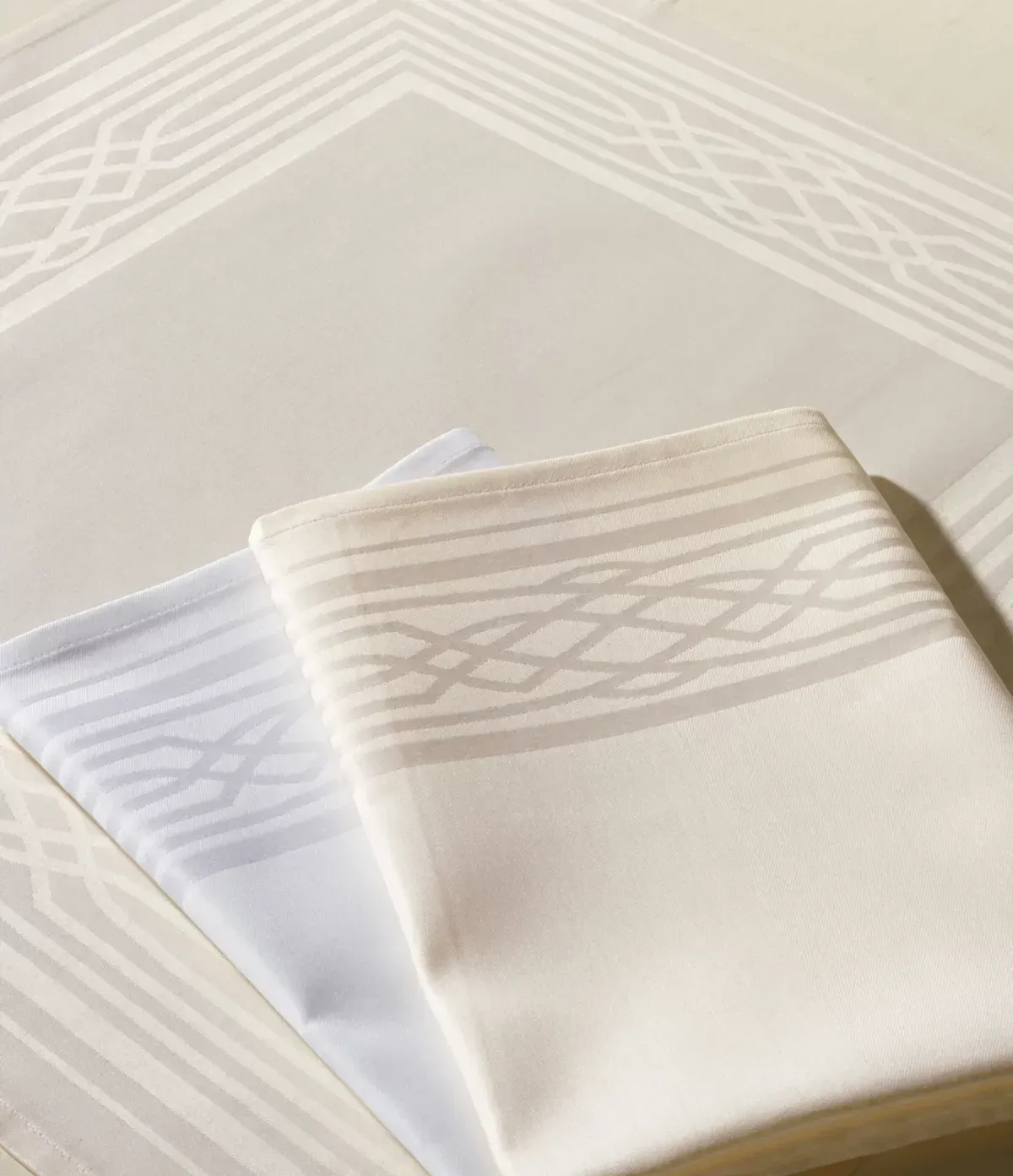 Tischdecke FUGA, weiß, 160 cm rund, Curt Bauer Tischdecke FUGA, weiß, 160 cm rund, Curt Bauer