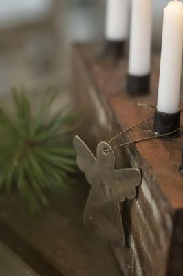 Ib Laursen, Draht-Engel hängend Ib Laursen, Draht-Engel hängend