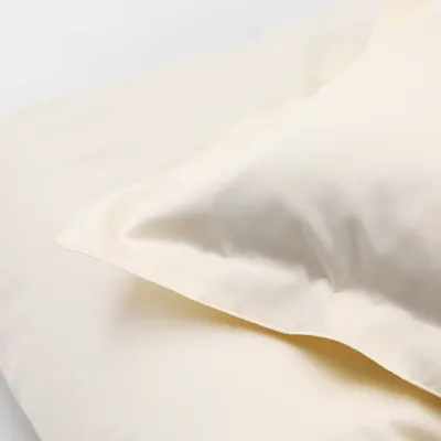 DUX Satin Kissenbezug 40x80 cm – Eleganz und Komfort in Beige DUX Satin Kissenbezug 40x80 cm – Eleganz und Komfort in Beige