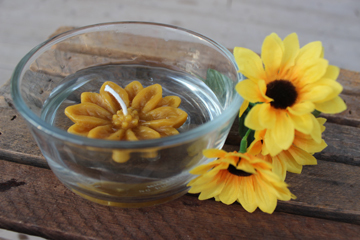 Poinsetta Floating Candle