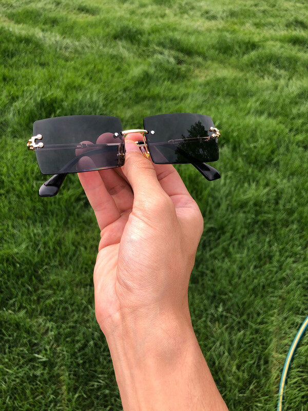Black Frameless Galsses