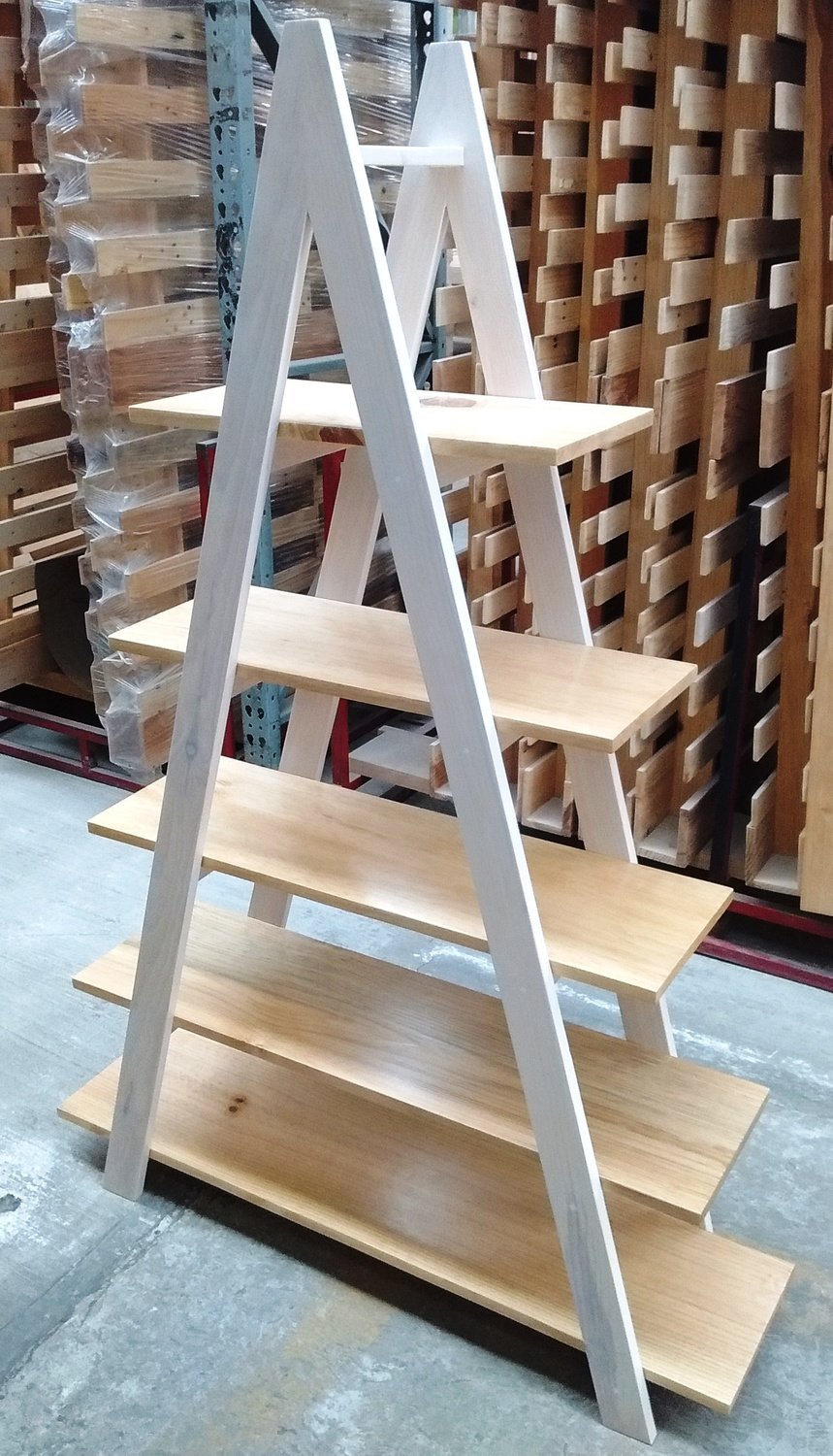 ESTANTE TRIANGULAR MULTIUSOS
