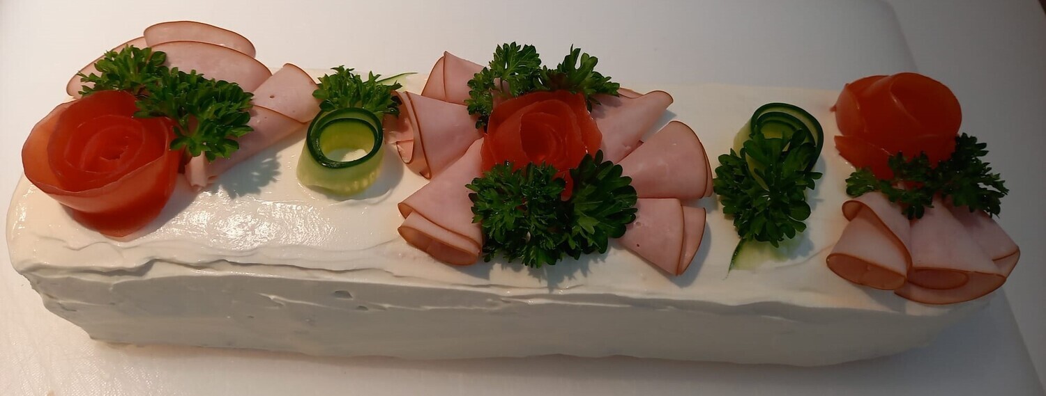 Kinkkuvoileipäkakku (L) Kinkkuvoileipäkakku (L)