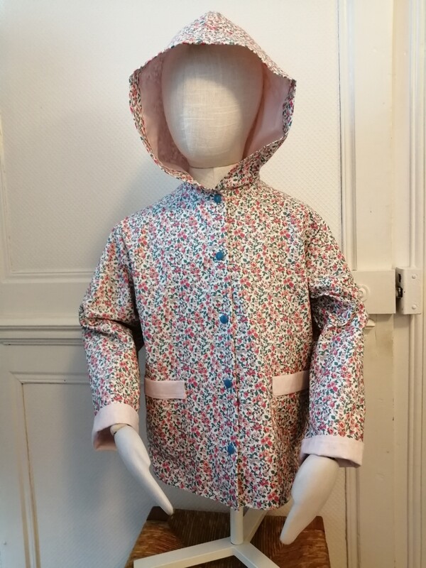 Veste imperméable motif fleuri  6ans 