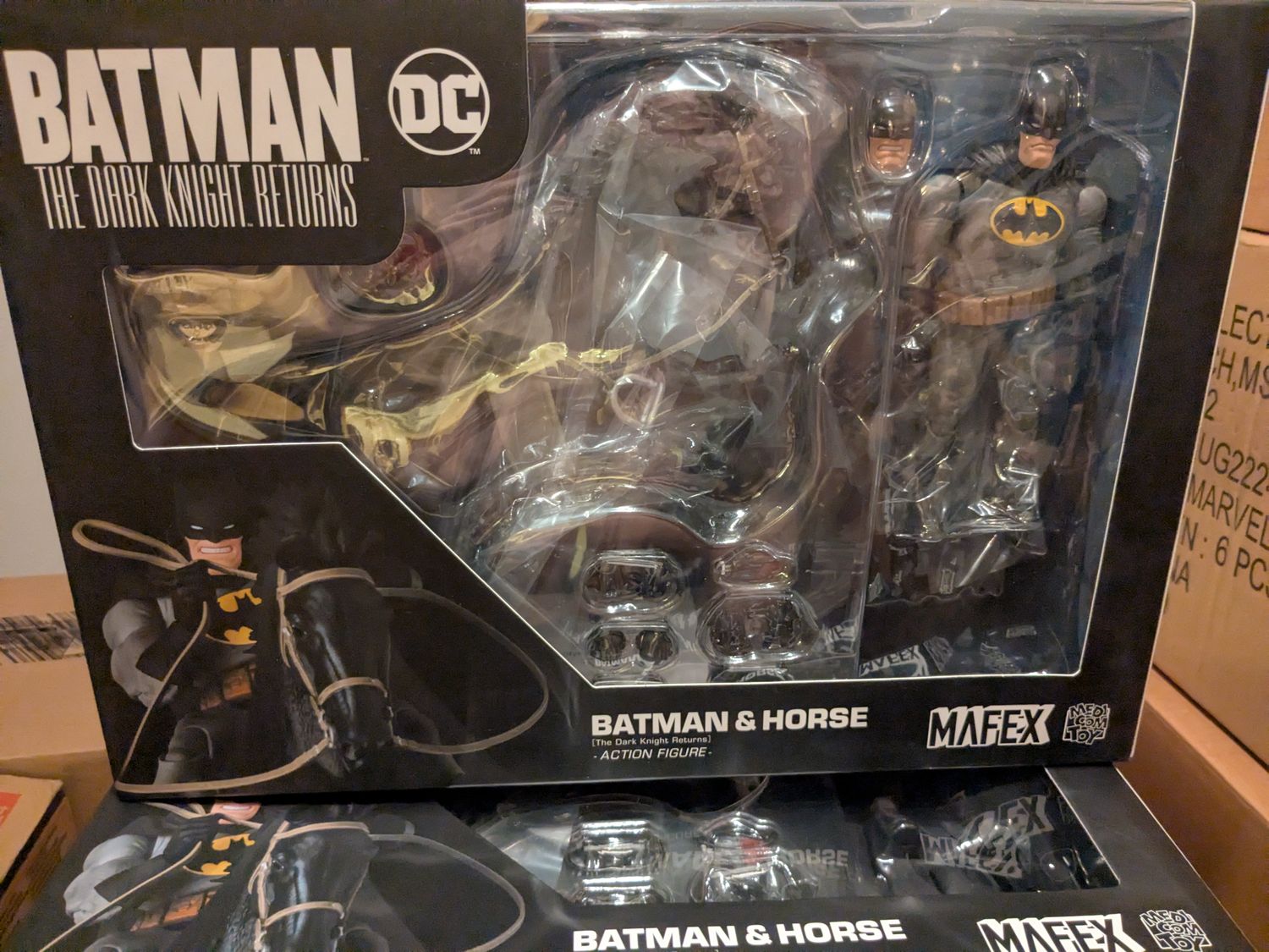 Batman: The Dark Knight Returns MAFEX No.205 Batman &amp; Horse (TAX INCLUDED - IN STOCK)