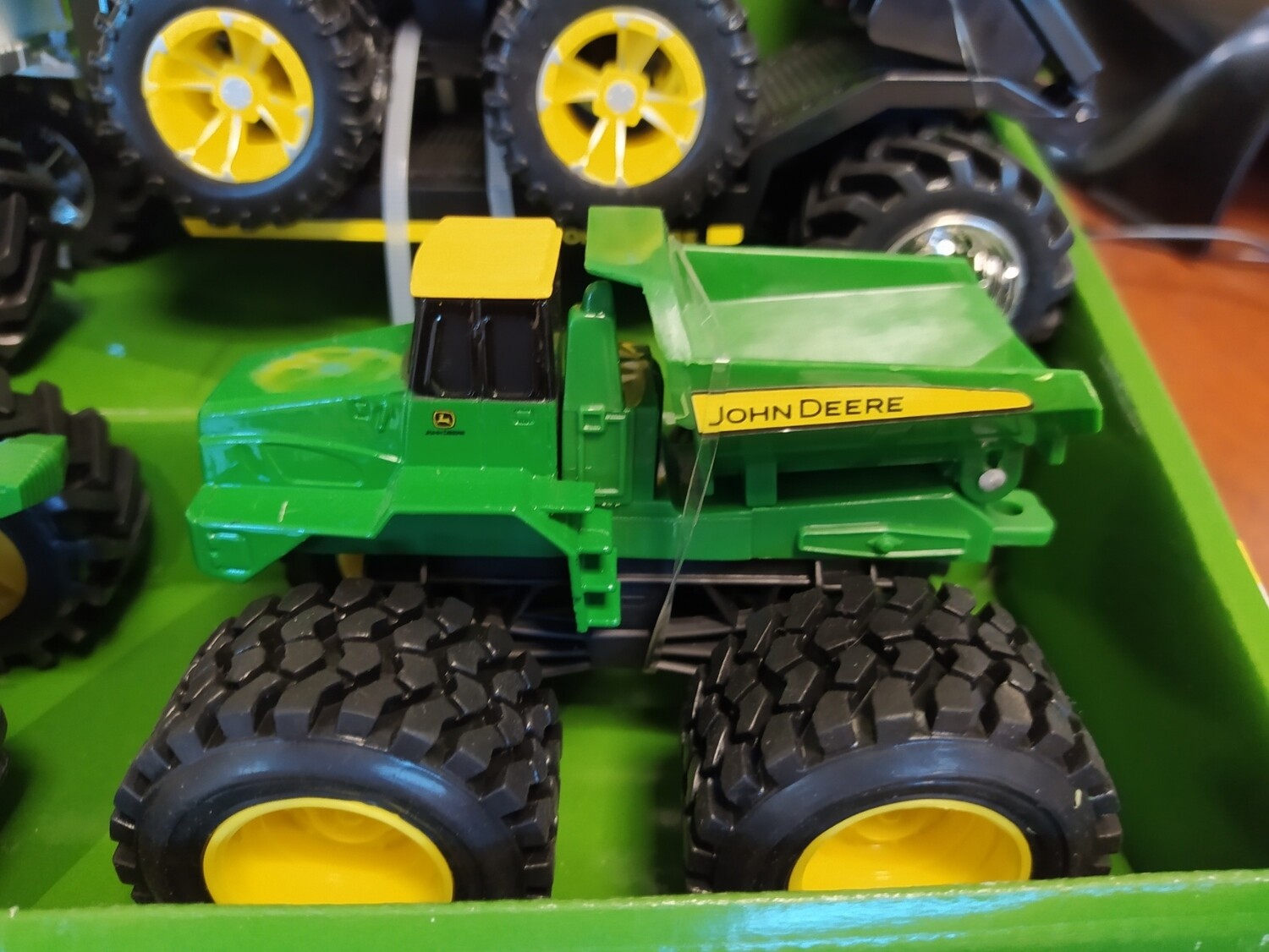 Todo Terreno - Monster Trucks John Deere Pack De 4