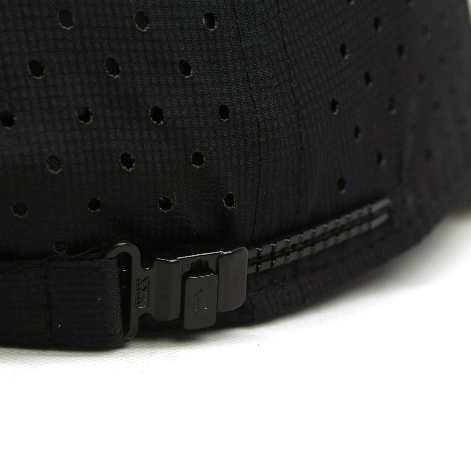 Gorro John Deere Negro Cierre Plástico