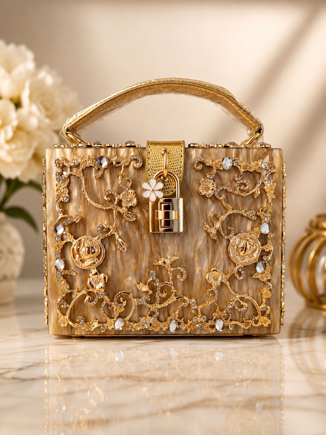 JAYAVI Goldie Loc Purse (Gold)