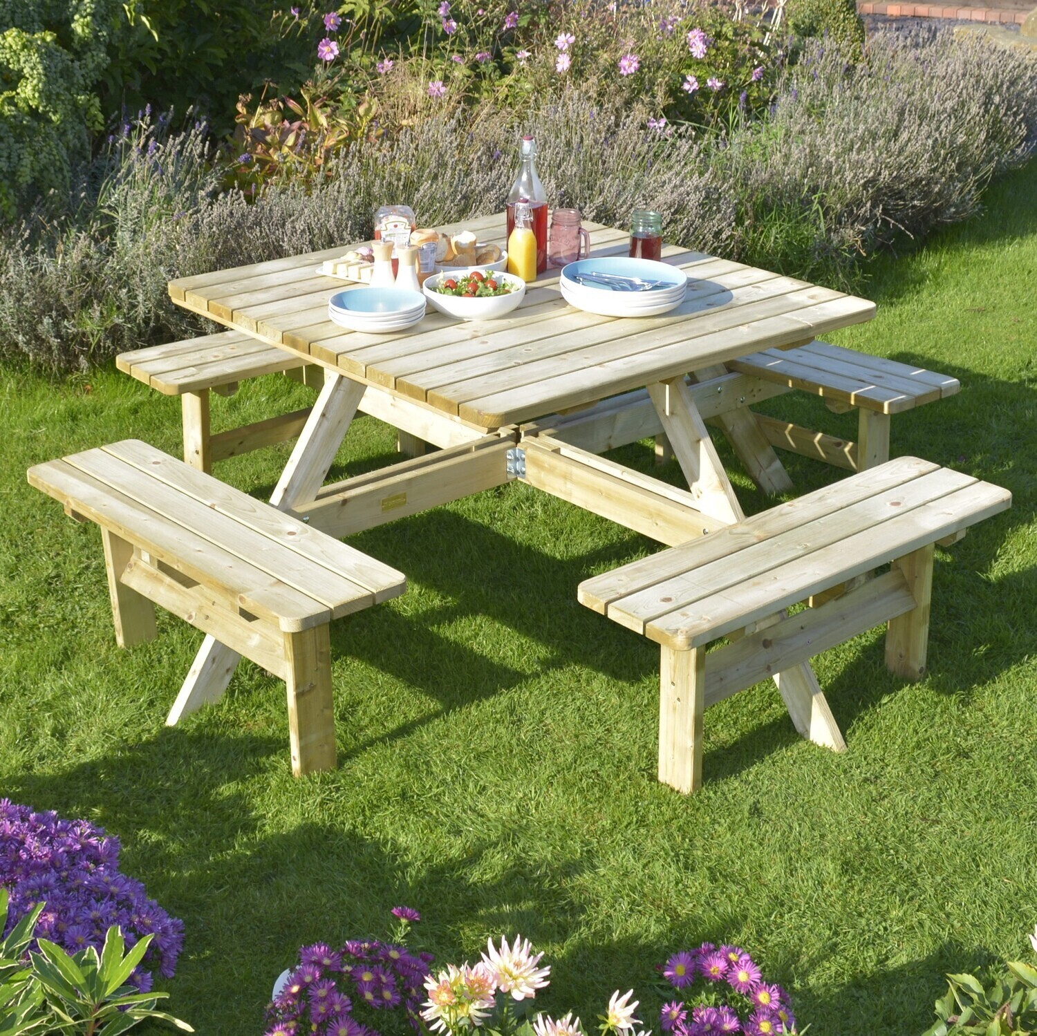 Square timber picnic table 1980mm, x1980mm
