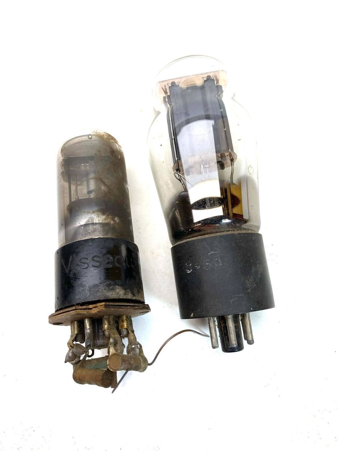 Lot de deux ampoules radio d'époque