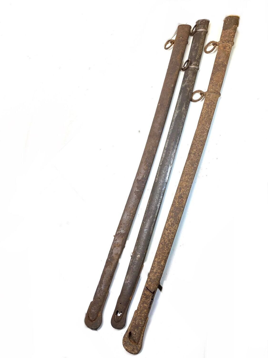Lot d'anciens fourreau de sabre