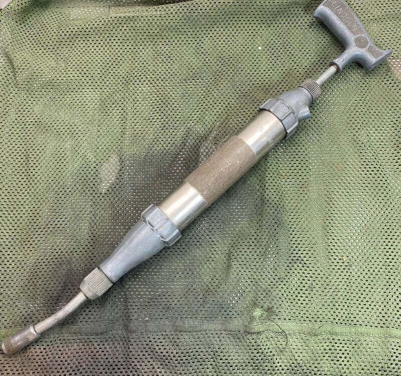 POMPE A GRAISSE DE JEEP LINCOLN US Q.M.C. WW2 AMERICAINE JEEP