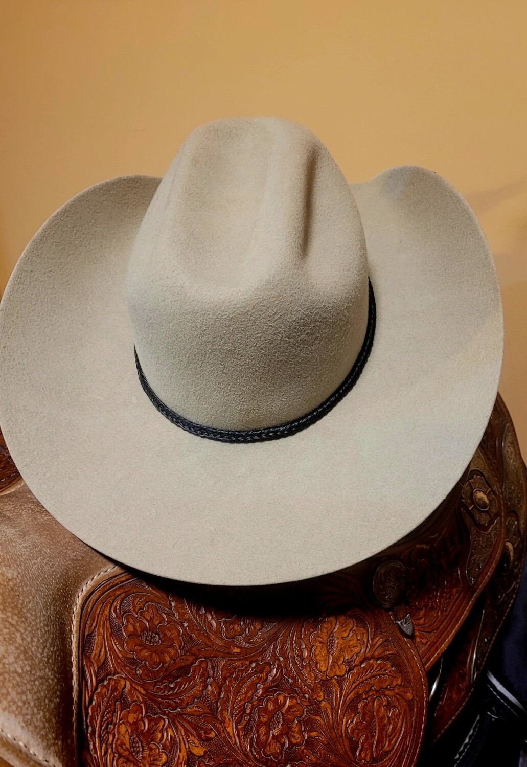 Adjustable hat band