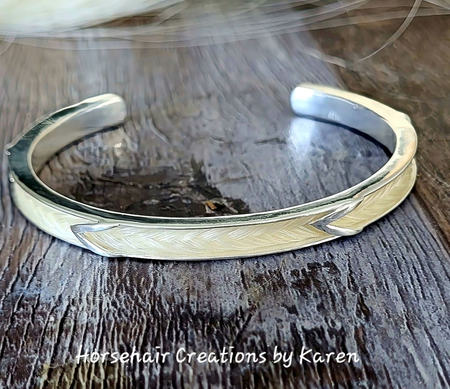 Arrow cuff