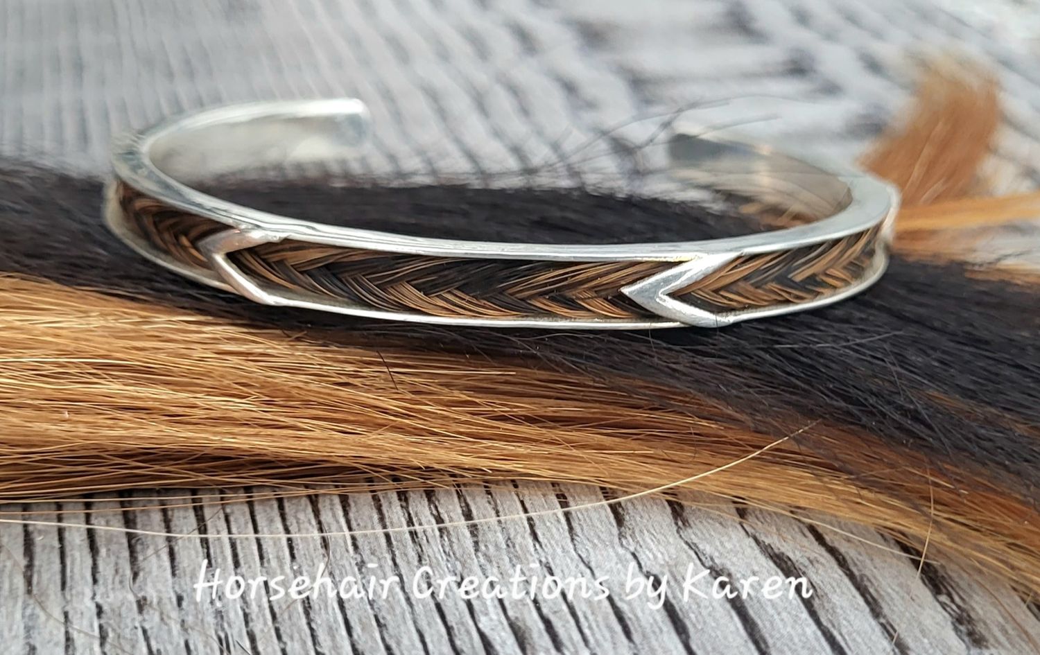 Arrow cuff