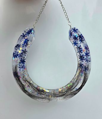 Resin horseshoe