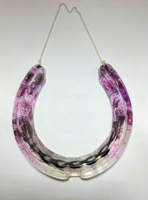 Resin horseshoe