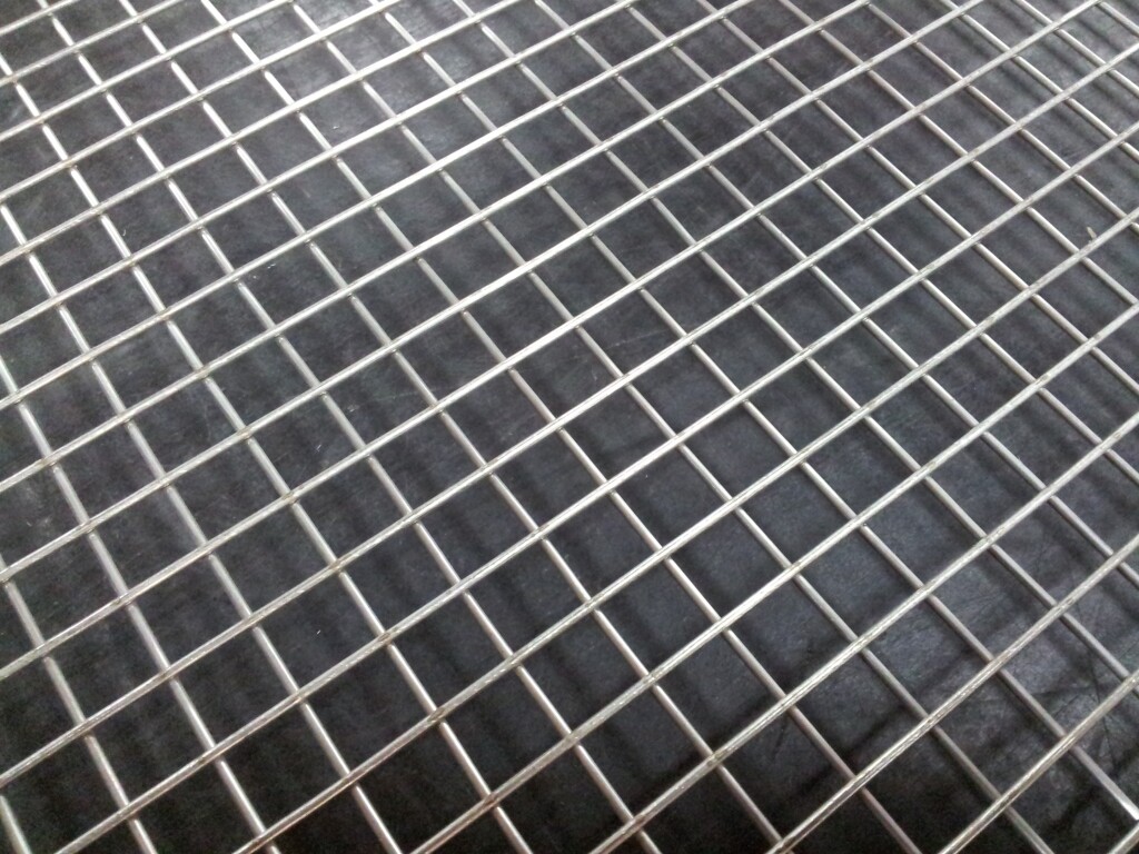 Stainless welded 2 mesh: 11.1mm aperture