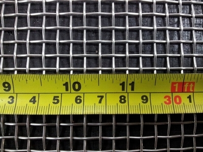 Stainless woven 4 mesh: 4.75mm aperture