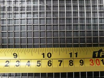 Stainless welded 4 mesh: 5.65mm aperture - rolls 1.22m wide