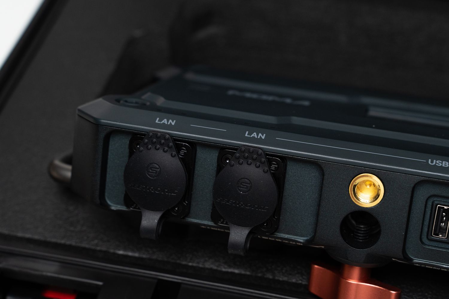 Hollyland (MoMA) C1 Pro Roaming Hub (V-Mount, 1.9 GHz)