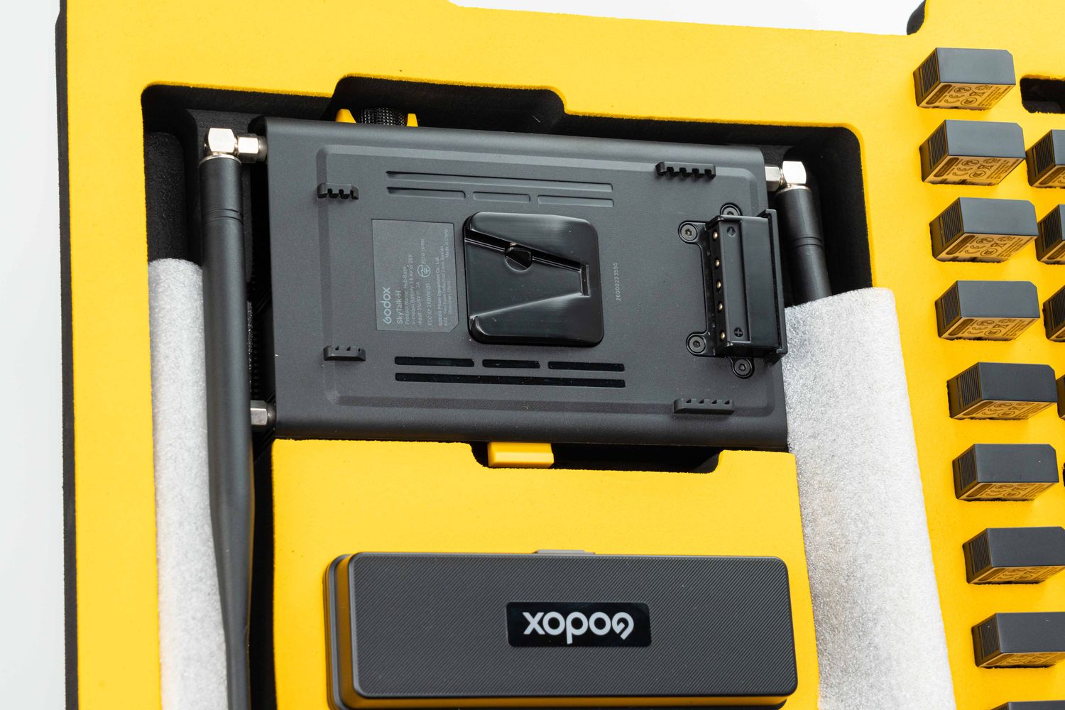 Godox SkyTalk H20S + HUB 1.9GHz Full-Duplex Wireless Intercom System with 20 Single-Ear Headsets