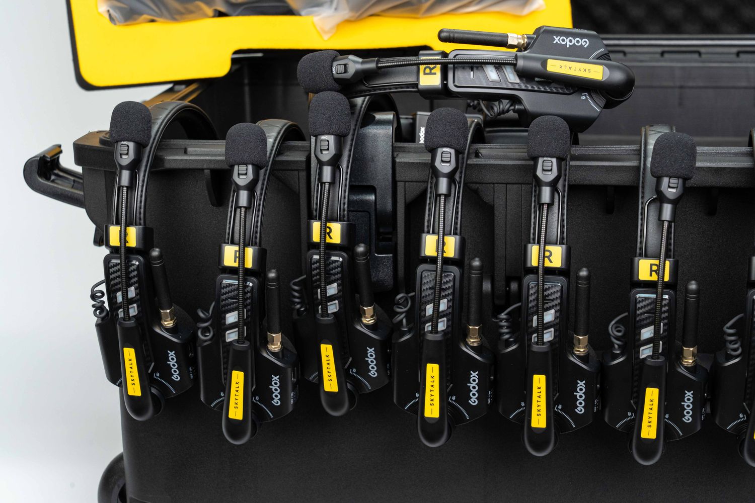 Godox SkyTalk H20S + HUB 1.9GHz Full-Duplex Wireless Intercom System with 20 Single-Ear Headsets