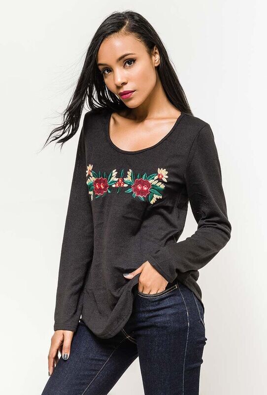 Tee-shirt manches longue avec fleurs brodées Tee-shirt manches longue avec fleurs brodées