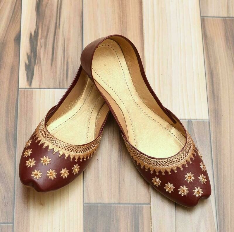 Maroon Khussa