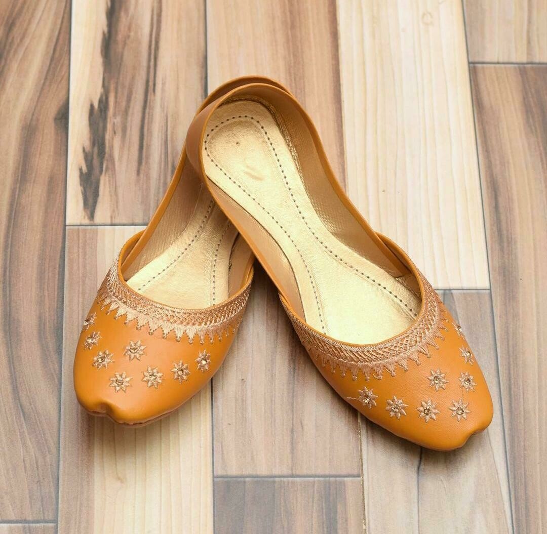 Mustard Yellow Khussa