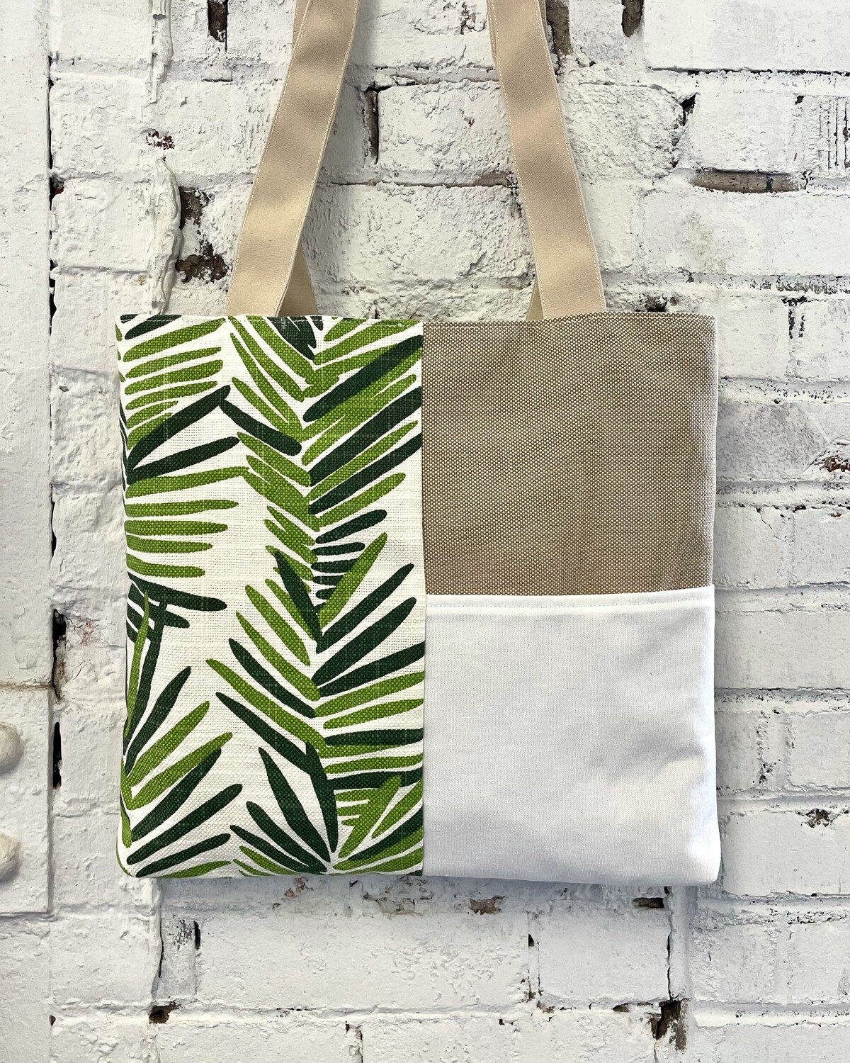 Air&#39;s Beach Bag