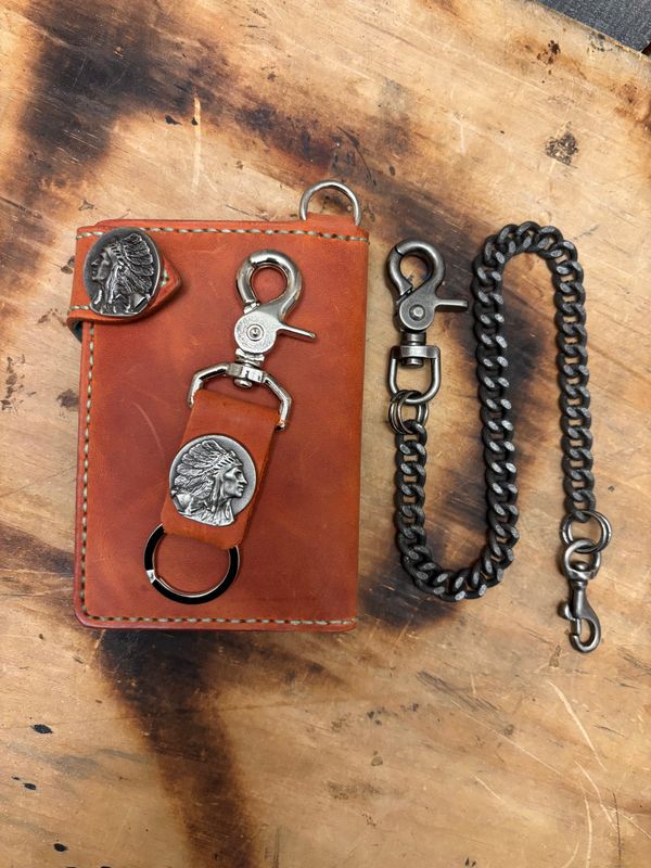 5 3/4 5 3/4" Orang with native chief