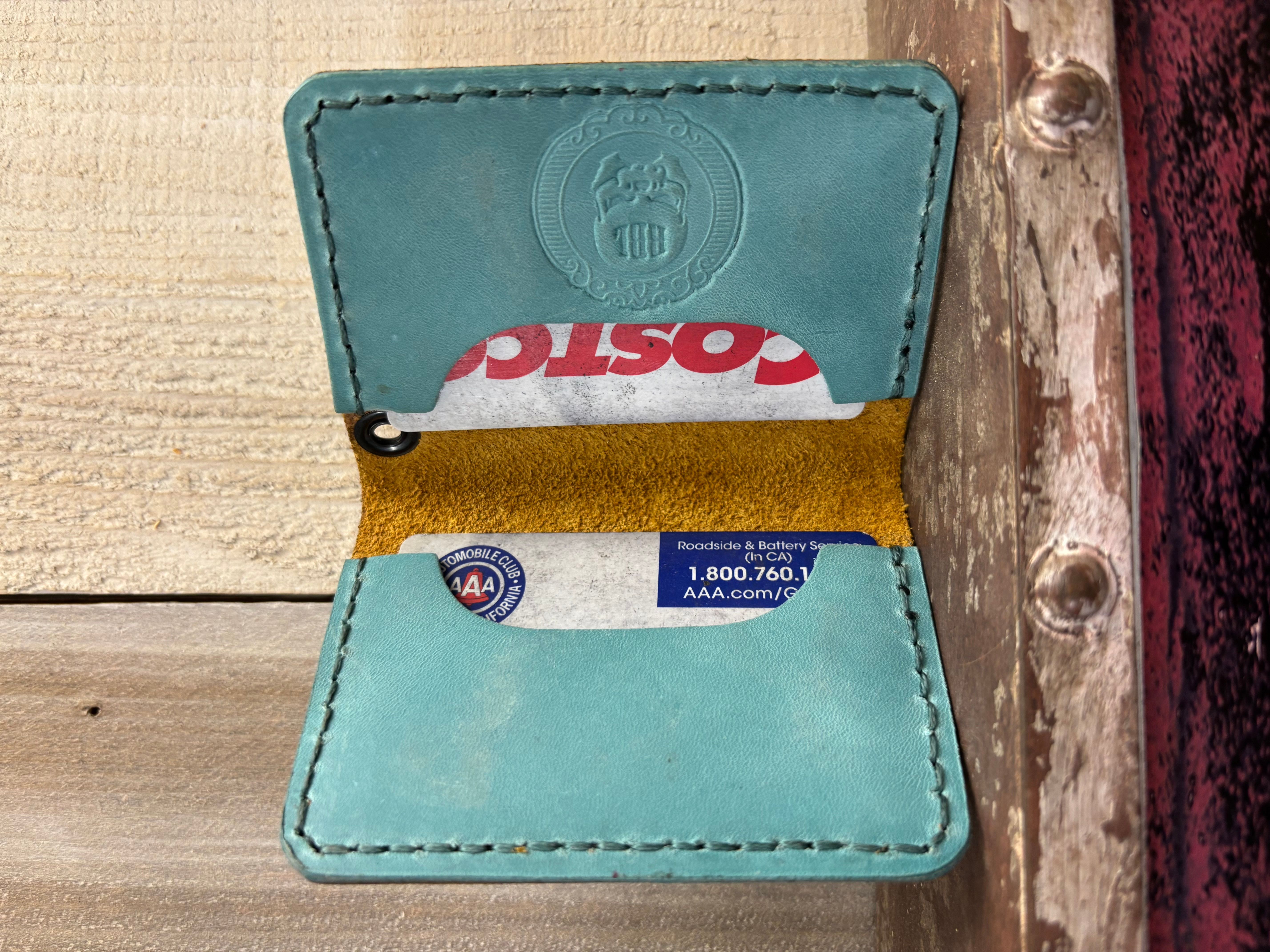 Yellow with square conch