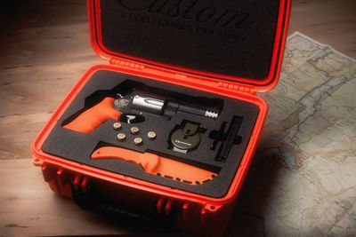 Smith &amp; Wesson 500 Emergency Kit