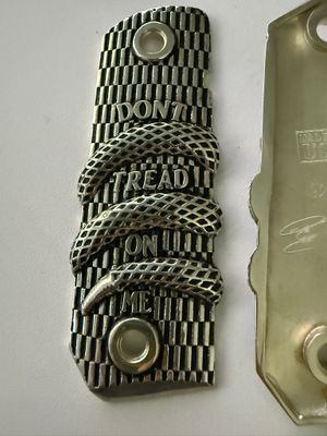 DON'T THREAD ON ME,, 1911 Government-Commander-Silver .925 Grips.