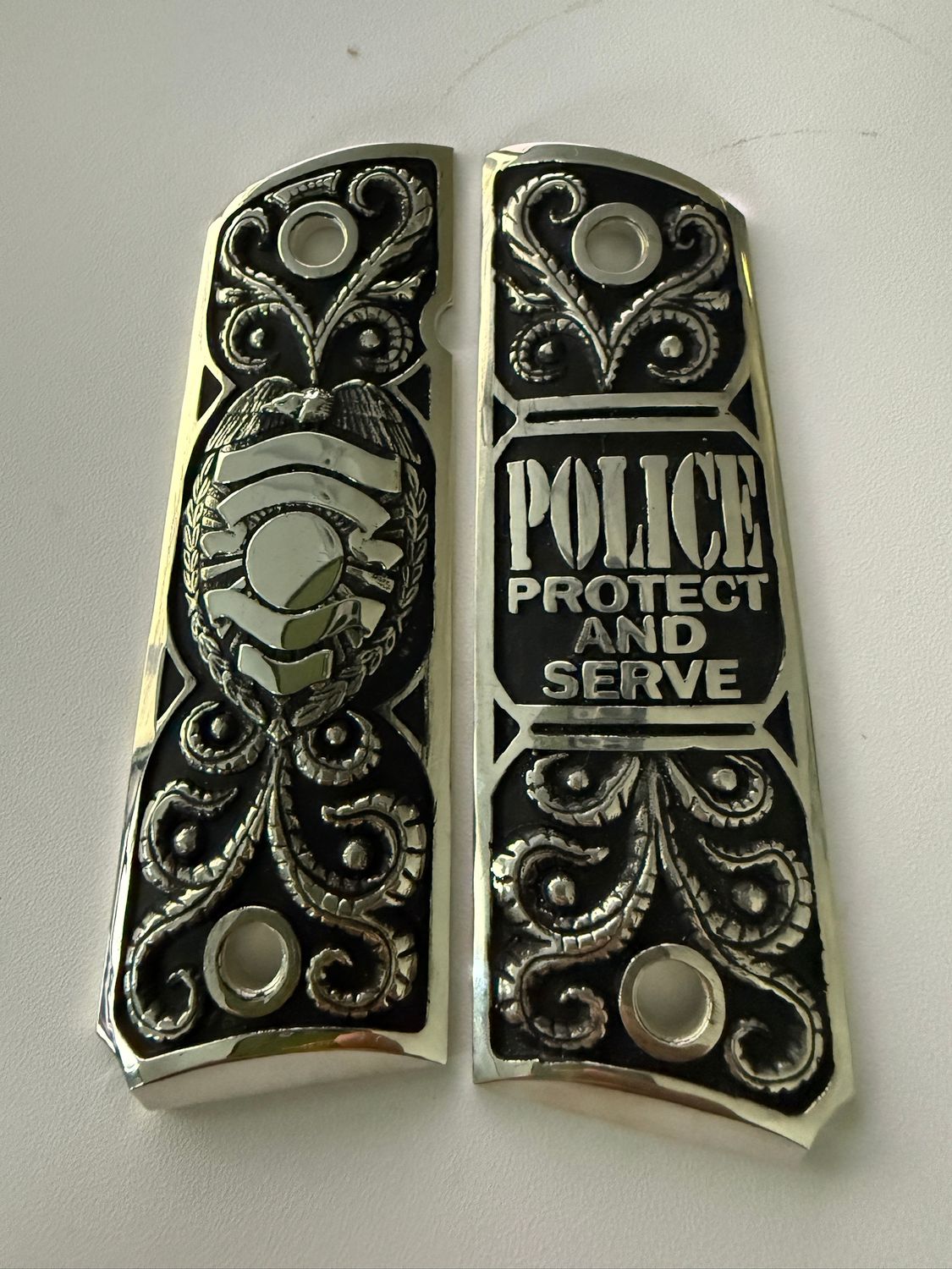 THE POLICE,, 1911 Government-Commander-Silver .925 Grips.