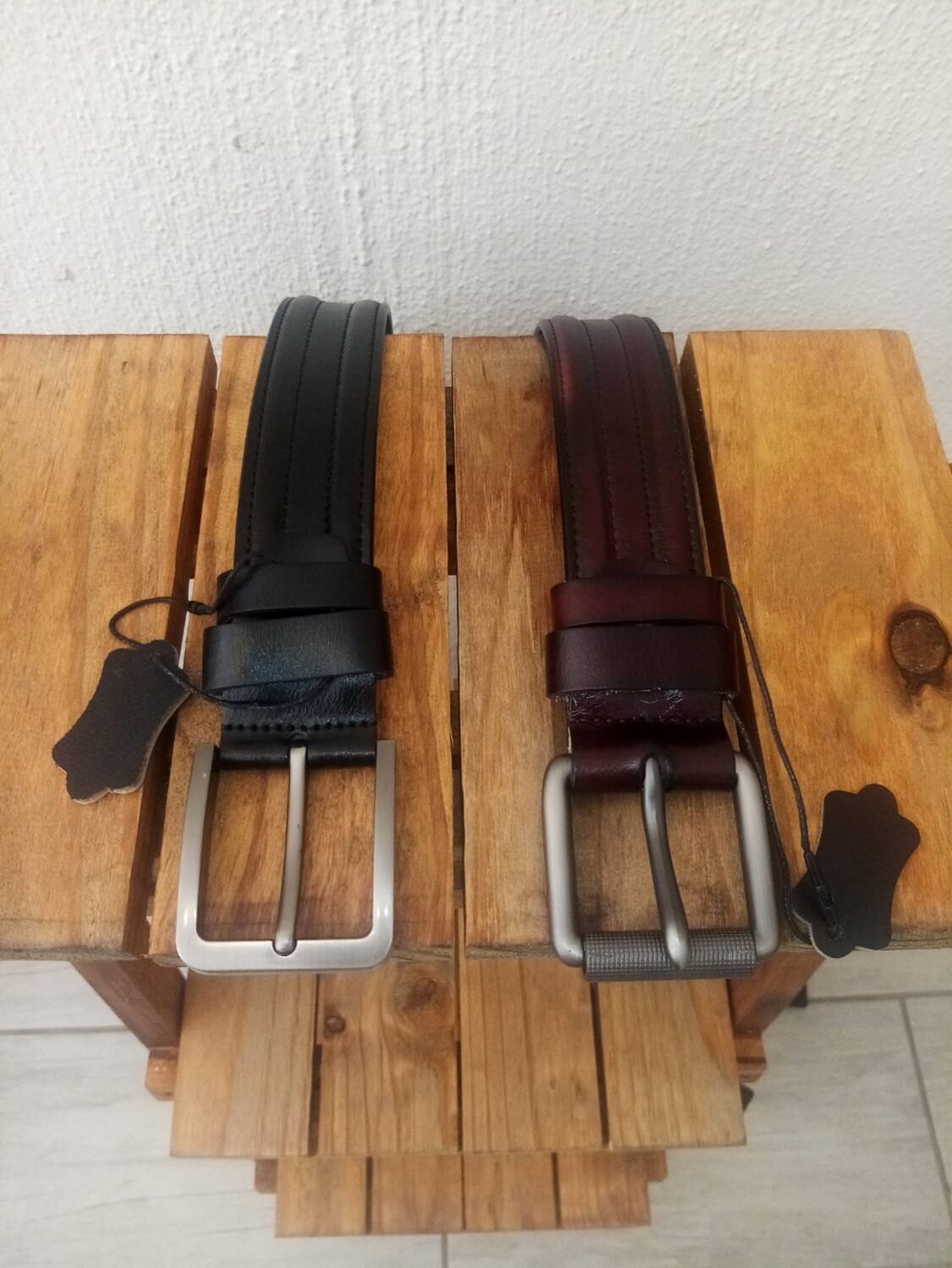Ribbed genuine leather belts
