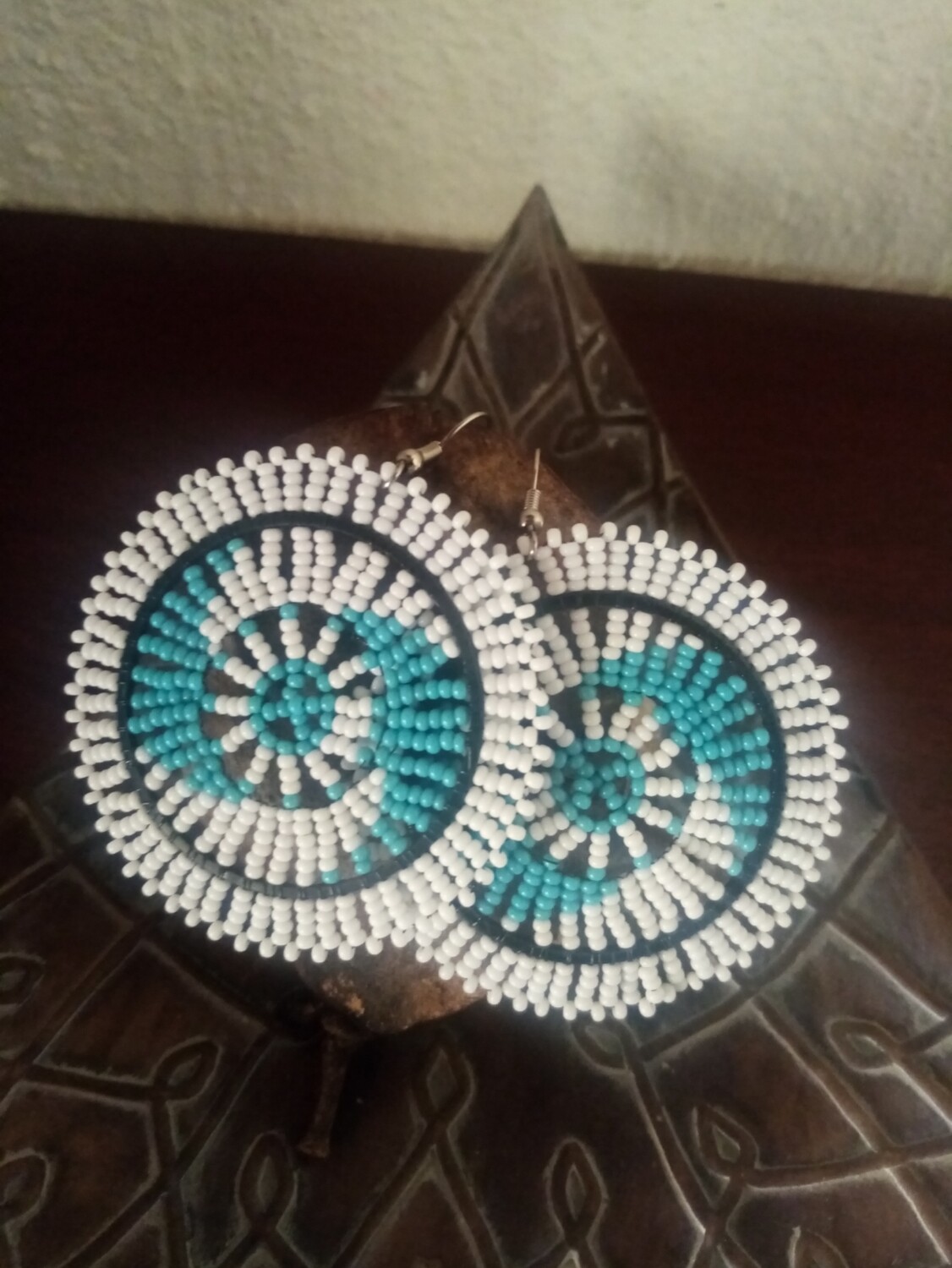 Beaded Round Earrings - White and Blue 