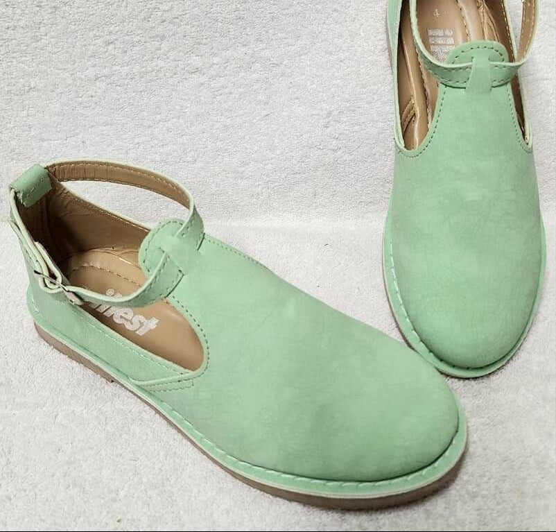 Mint: Mary Janes 