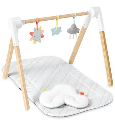 Gimnasio infantil en madera, diseño nube Skip Hop