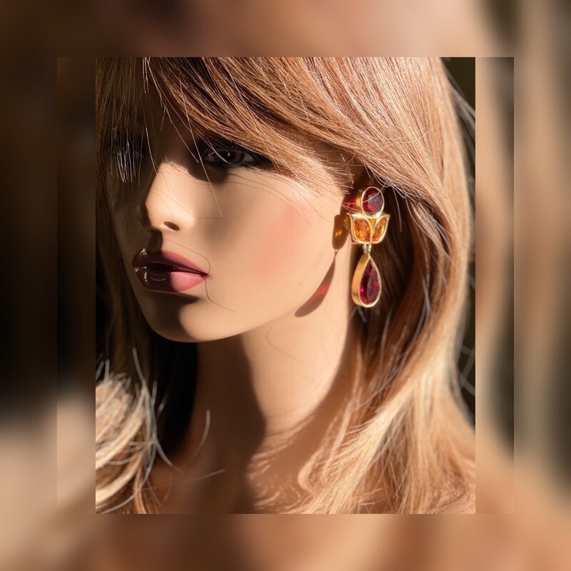 Unsigned earrings 133