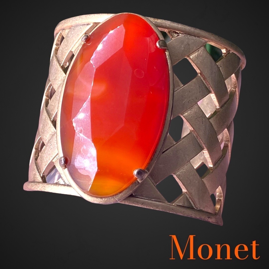 MONET cuff