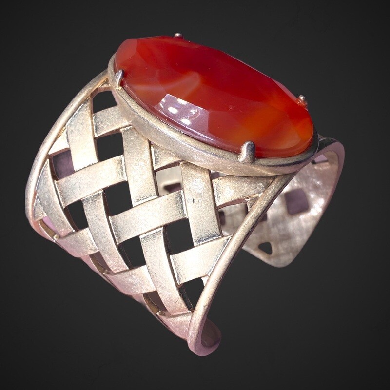 MONET cuff