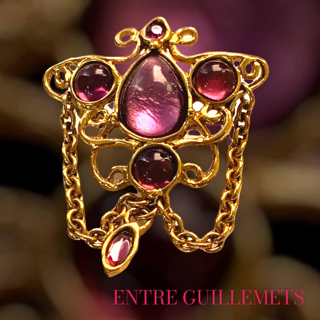 ENTRE GUILLEMETS vintage brooch